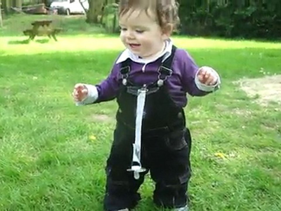 Ryan fait ses "premiers" petits pas