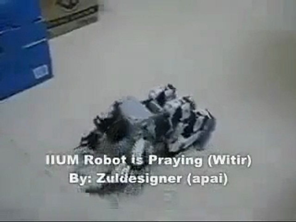 namaz kılan robot