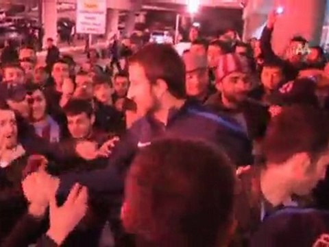 Şampiyon gibi karşılandı