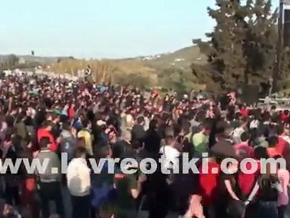 Ο Μανώλης Γλέζος στο πλευρό των κατοίκων της Κερατέας