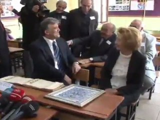 CUMHURBAŞKANI GÜL İLKOKUL'UNDA