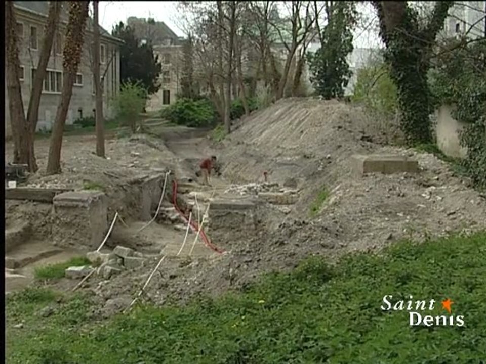 chantier de fouilles préventives à la maison d'éducation de la légion d'honneur