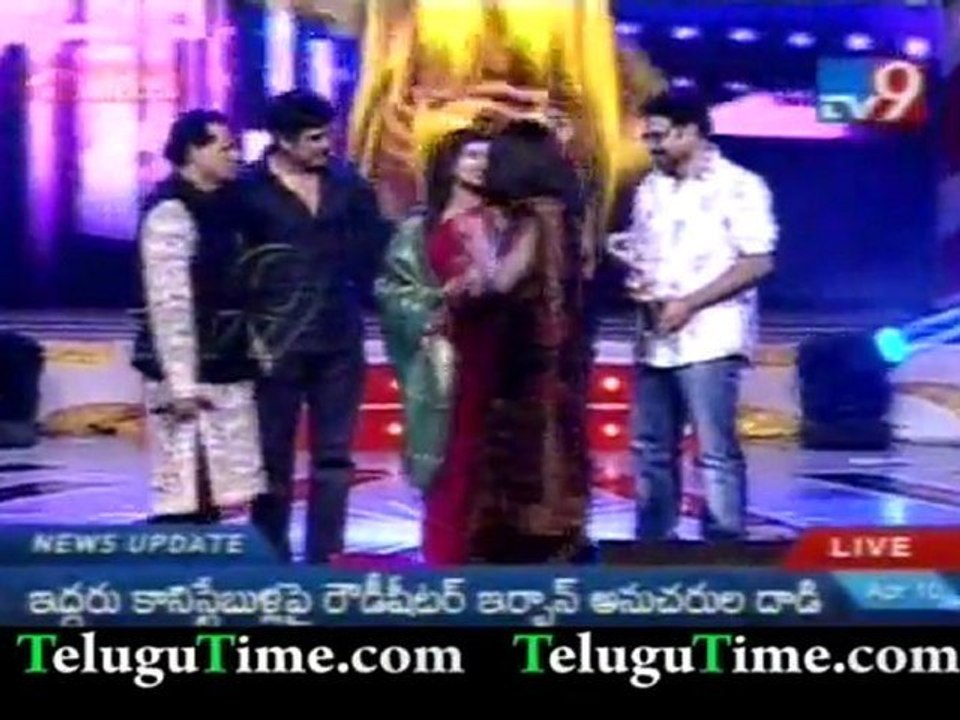 Best Heroine of TSR TV9 awards 2010 - Samantha - TeluguTime.com
