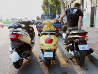 HONDA PCX, Vespa LX125, YAMAHA Cygnus Karşılaştırma (720p)