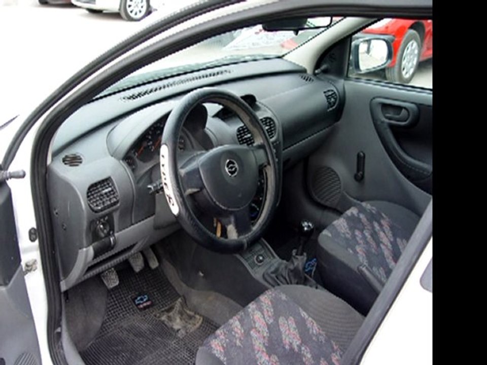 AUTOS EN MADRYN - Corsa 1.8 - 5 puertas - modelo 2004