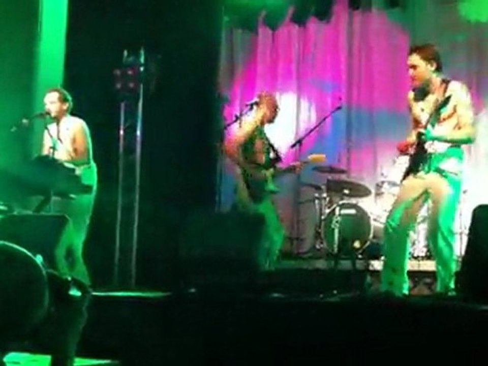 WE ARE TOXIC Annabelle à Hem (08/04/2011)