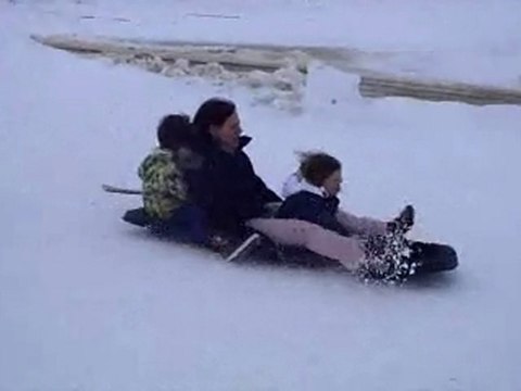 gocanada 20110410 Slide in Tanya Beach Aude