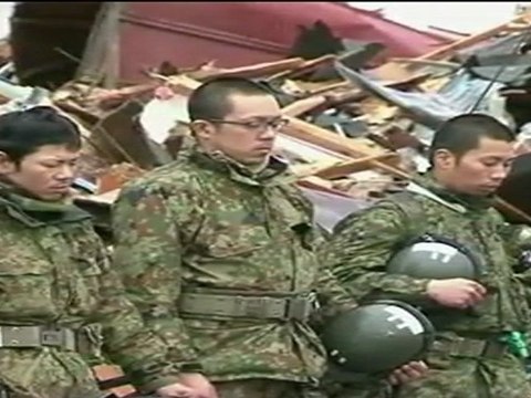 La tierra sigue temblando en Japón un mes después de la tragedia