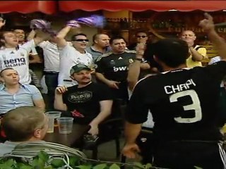 Los aledaños del Bernabéu bullen en espera del inicio del Real Madrid-Tottenham