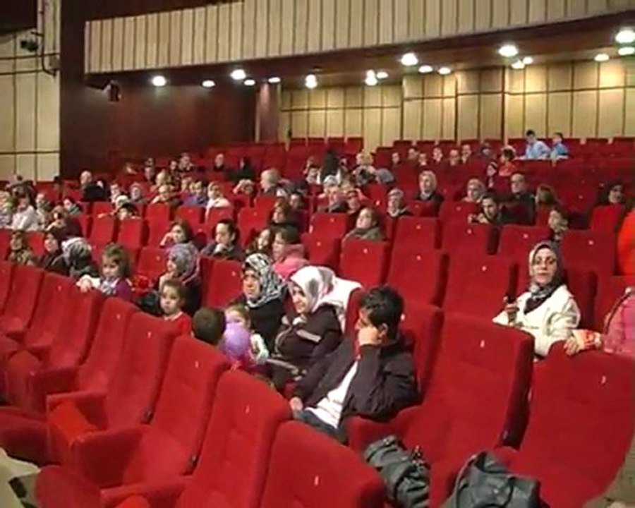 Demirtaşpaşa İlköğretim Okulu 3-B Sınıfı Şiir Dinletisi Açılış Görüntüsü