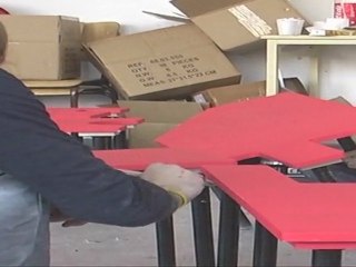 Montage de l'oeuvre de Sammy Engramer par les étudiants du Pôle Expo