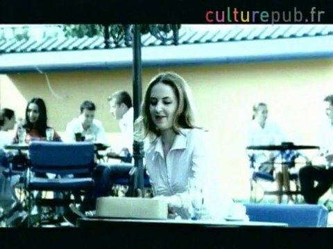 Romanian beauty fails at seduction / Ziarul Financiar