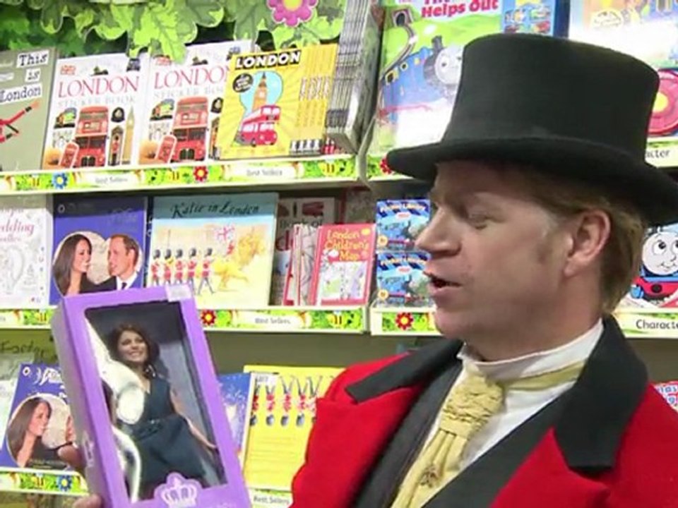 La poupee Kate Middleton s'arrache à Londres