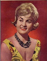 Ayrılsak Da Beraberiz -  Mualla Mukadder Atakan