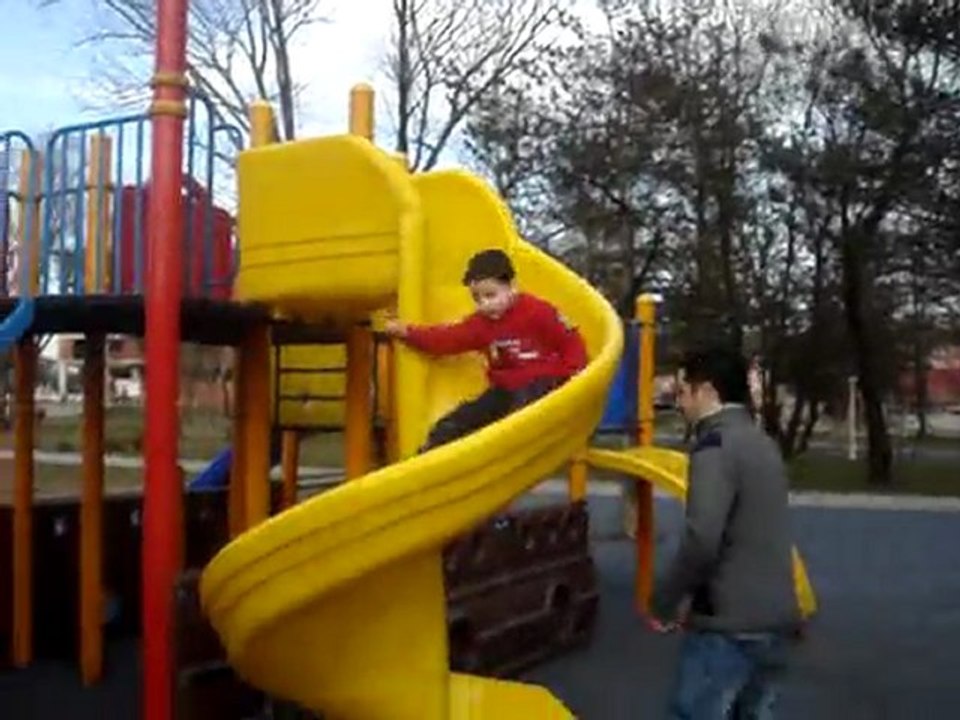 Bolu Atatürk Parkında MOV06421