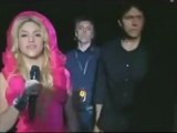 A Shakira le roban el anillo en un concierto