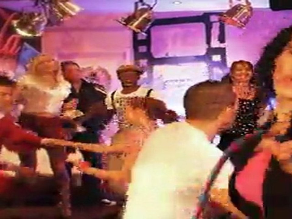 HULA HOOP clip Willy William & Lylloo