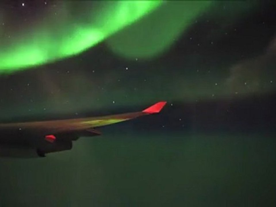 Timelapse Video of San Francisco-to-Paris Flight Captures Aurora Borealis Lights
