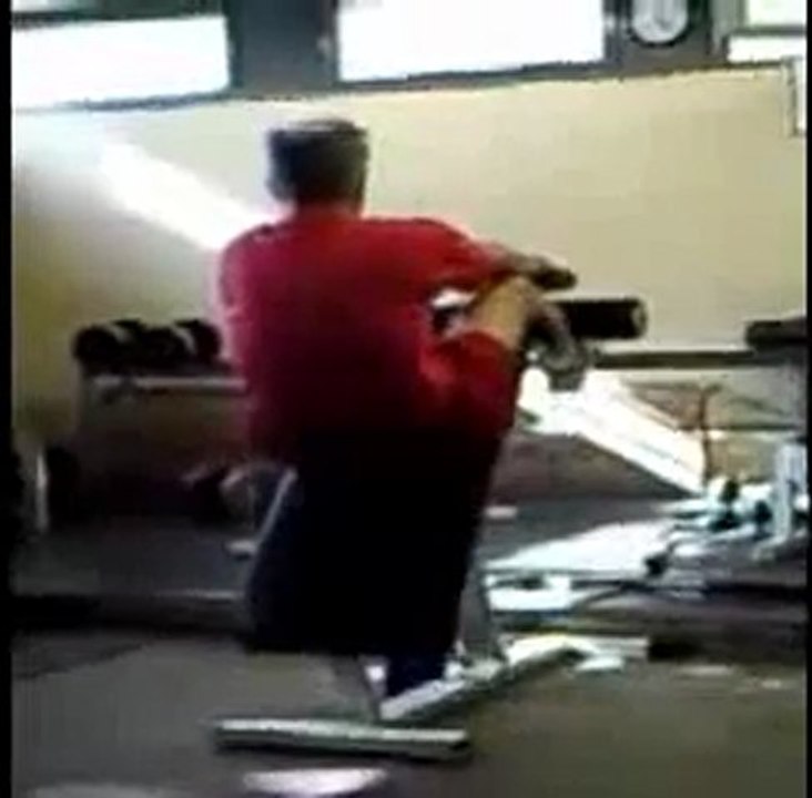 0189 - Papy à la musculation