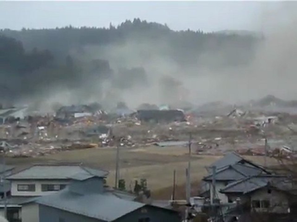 TSUNAMI JAPAN [Wysoka jakość i rozmiar]