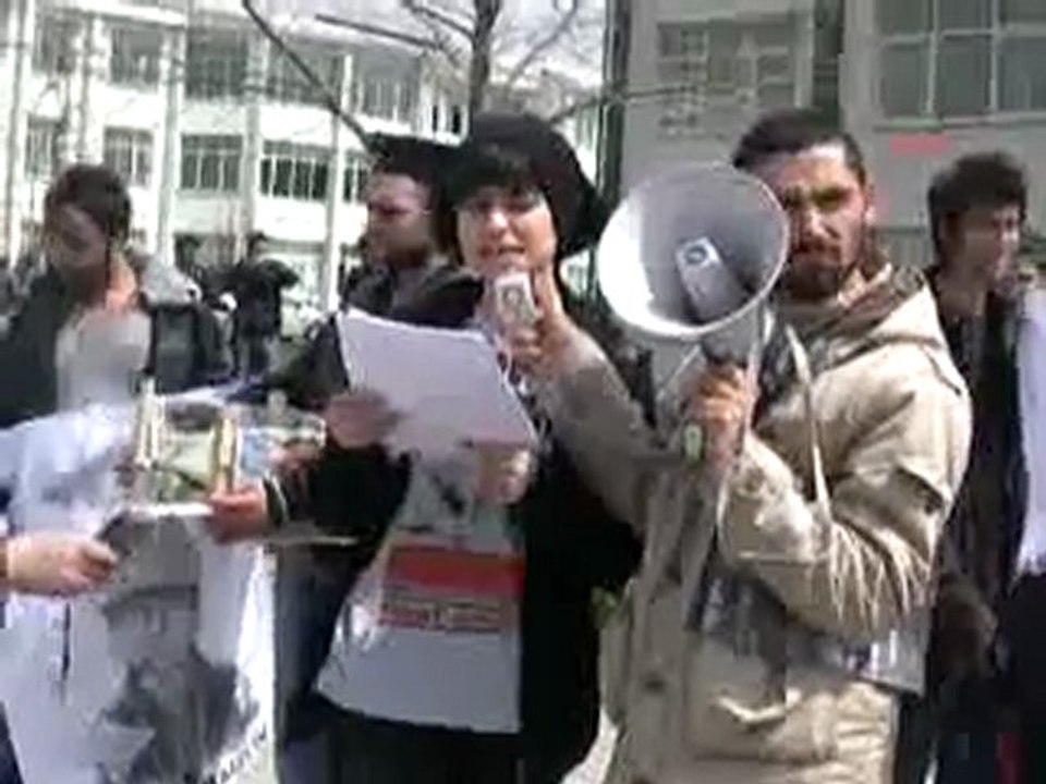 üniversitelilerden işsizlik protestosu