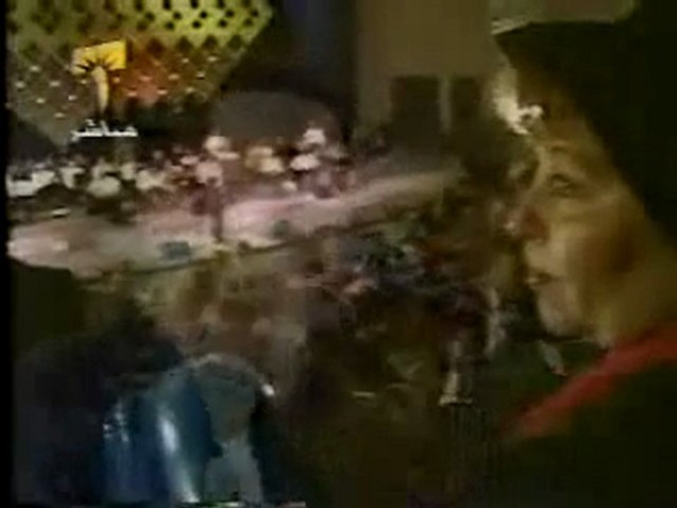 يا قدس إلقاء بصوت القيصر-مارينا 2001