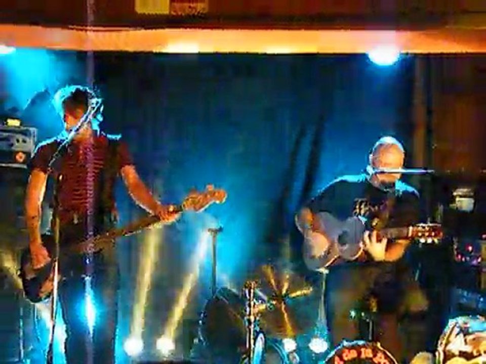 LE PIED DE LA POMPE au Roger's café 20009