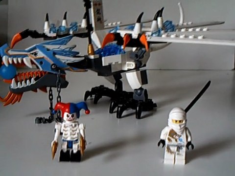Review lego Ninjago Dragon de glace partie 1 : les minifigs - par Toa-Bionicle