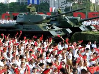 Cuba exhibió sus armas en celebración de 50 años de socialismo