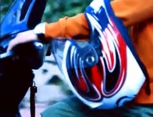 Saçını DeğiL Hayatını Koru Kaskını Tak !