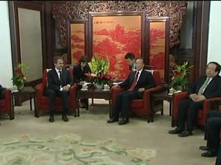 Zapatero descarta nuevos recortes