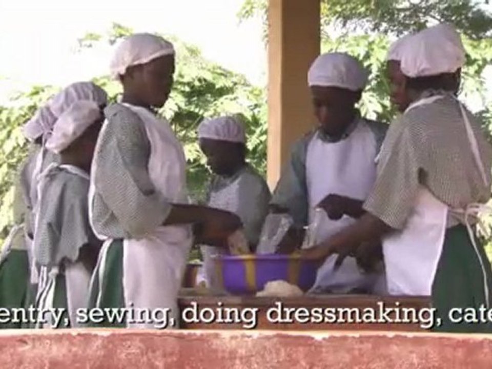 Land Rover supports the Red Cross to help rebuild lives in Sierra Leone