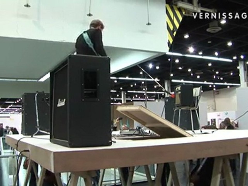 Joris Van de Moortel: The Shortest Song Goes On And On / Performance at Art Cologne