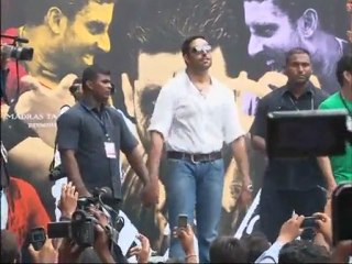 Abhishek Bachchan To Flaunt His Bare Body In Dhoom 3 - Bollywood News