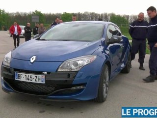 Bienvenue à bord de la Mégane RS des gendarmes