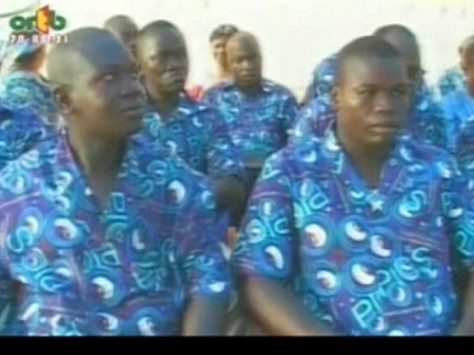 séance de sensibilisation et de vulgarisation de la méthode de conservation du Niébé: uune initiative del'IITA et de CERPA/ZOU