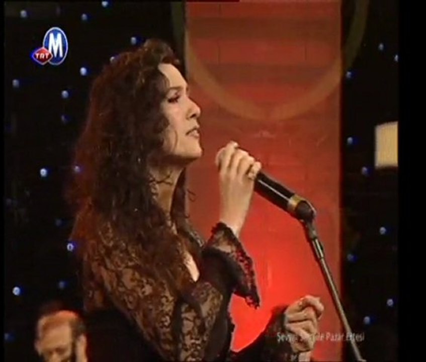 Şevval Sam - Yalan Dünya