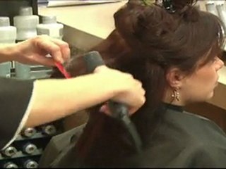 Jak wyprostować włosy faliste