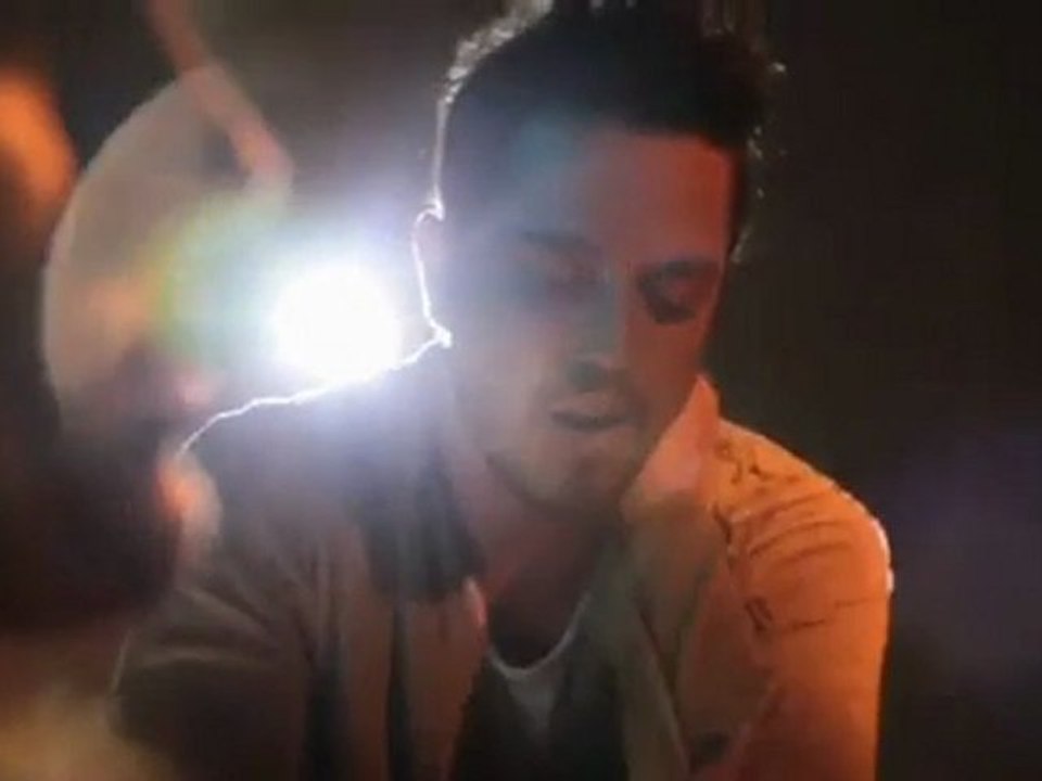 Murat Boz - Aşklarım Büyük Benden (2011) by Aluxton