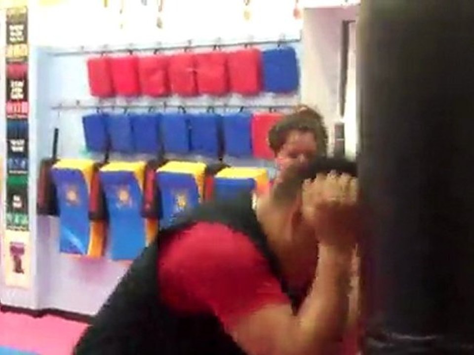 KickBoxing in Glen Cove, Karate Classes in Glen Cove, Glen Cove KickBoxing, Kickboxing classes, Adults Karate Classes.