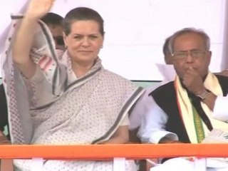 Sonia Gandhi Slams Left Front Government of India's West Bengal State