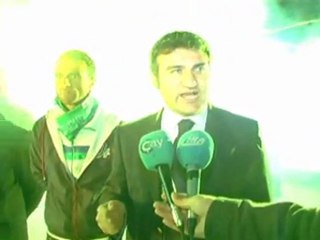 Özel Kalem Müdürü röportaj verirken yanıyordu - Video - www.olay53.com