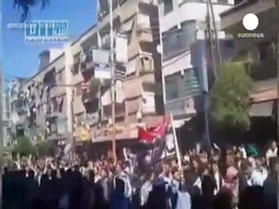 Siria: decine di migliaia di manifestanti a Damasco