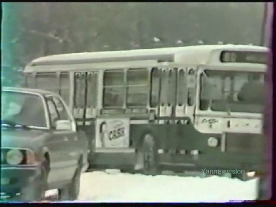 Paris bloqué par la neige (Autobus Saviem SC10 UMCR) 1986