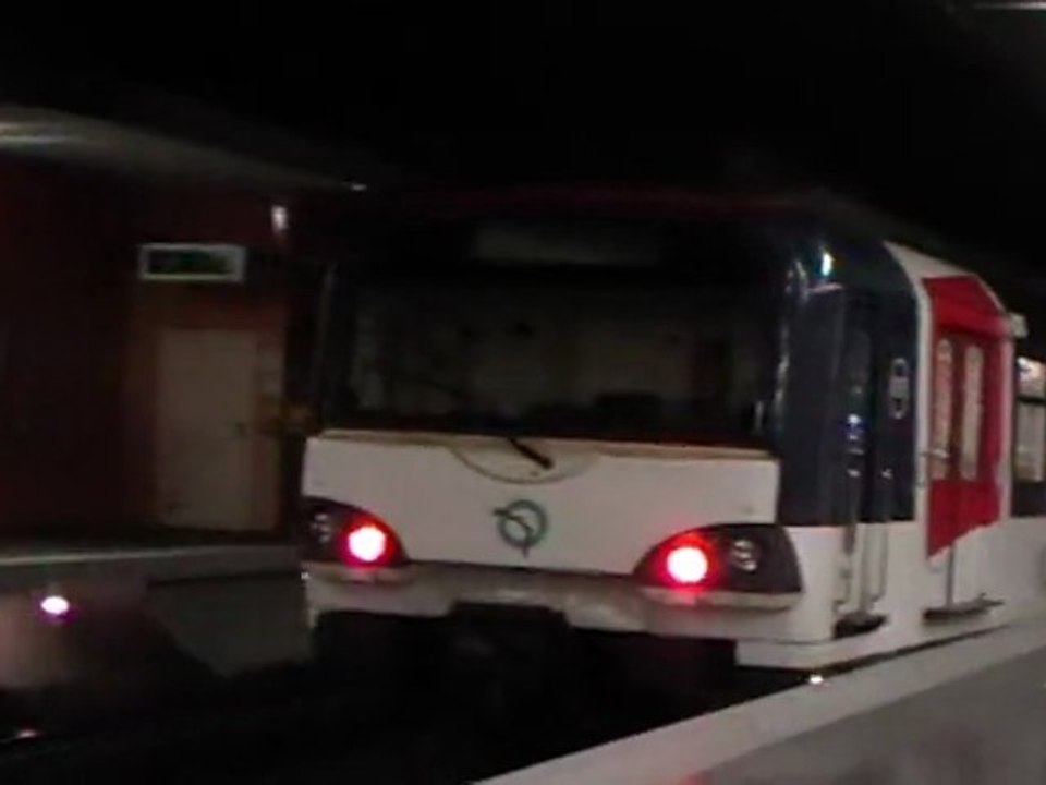 MS61 : Départ de la gare de Saint Germain en Laye sur la ligne A du RER