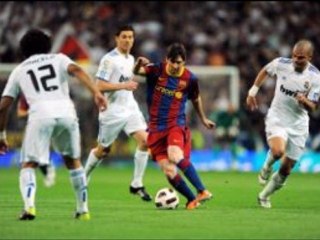 Descargar video: Real Madrid 1-1 Barcelona Messi, Ronaldo scored, Albiol sent-off