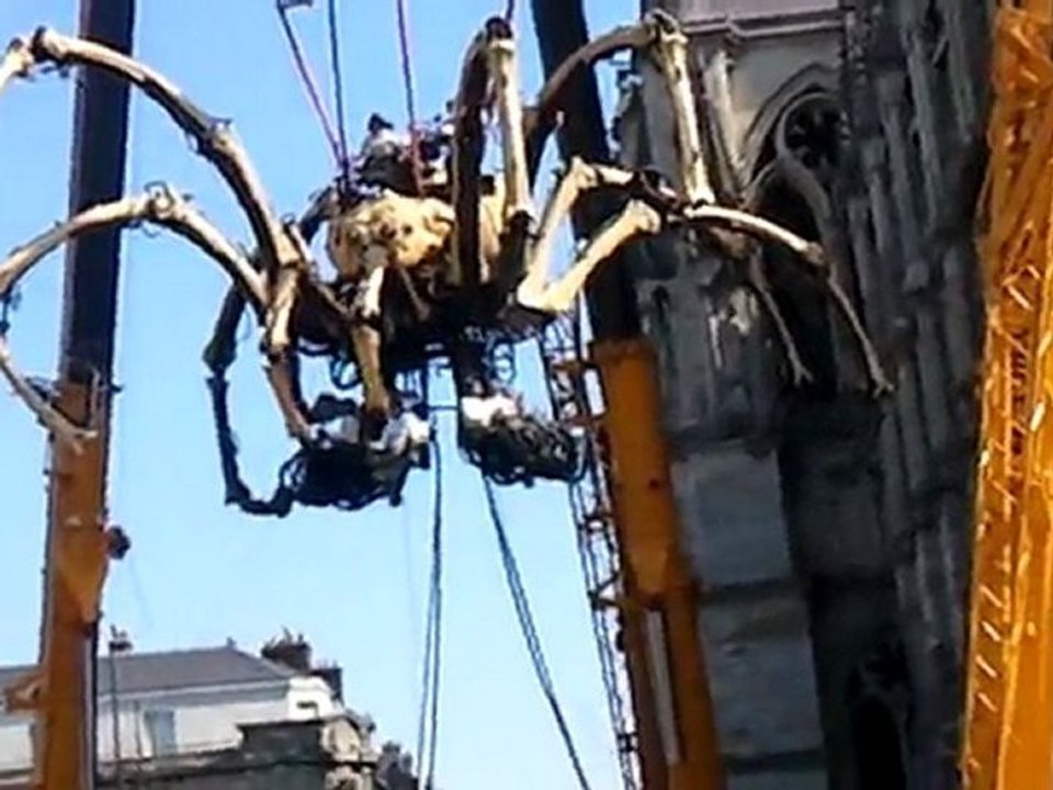 kumo l'araignée ;fete du tramway a reims