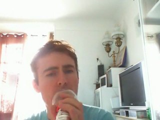 Wiwi égratigne "heaven's on fire"