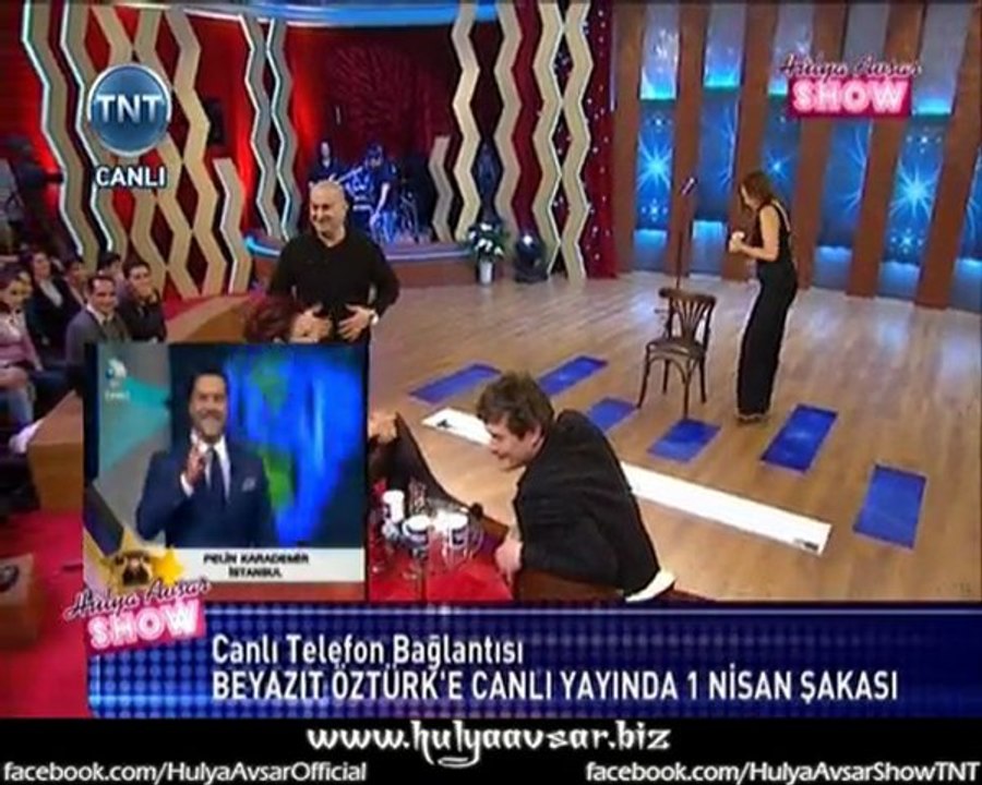 Hülya Avşar'dan Beyaz'a 1 Nisan Şakası