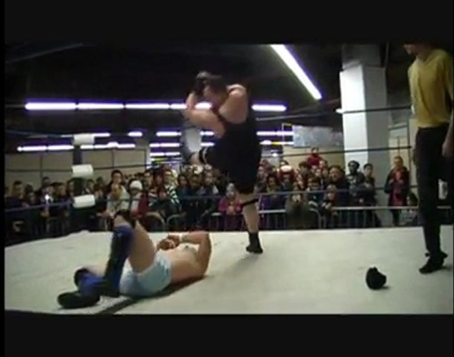 Striker VS Chris Kent JR